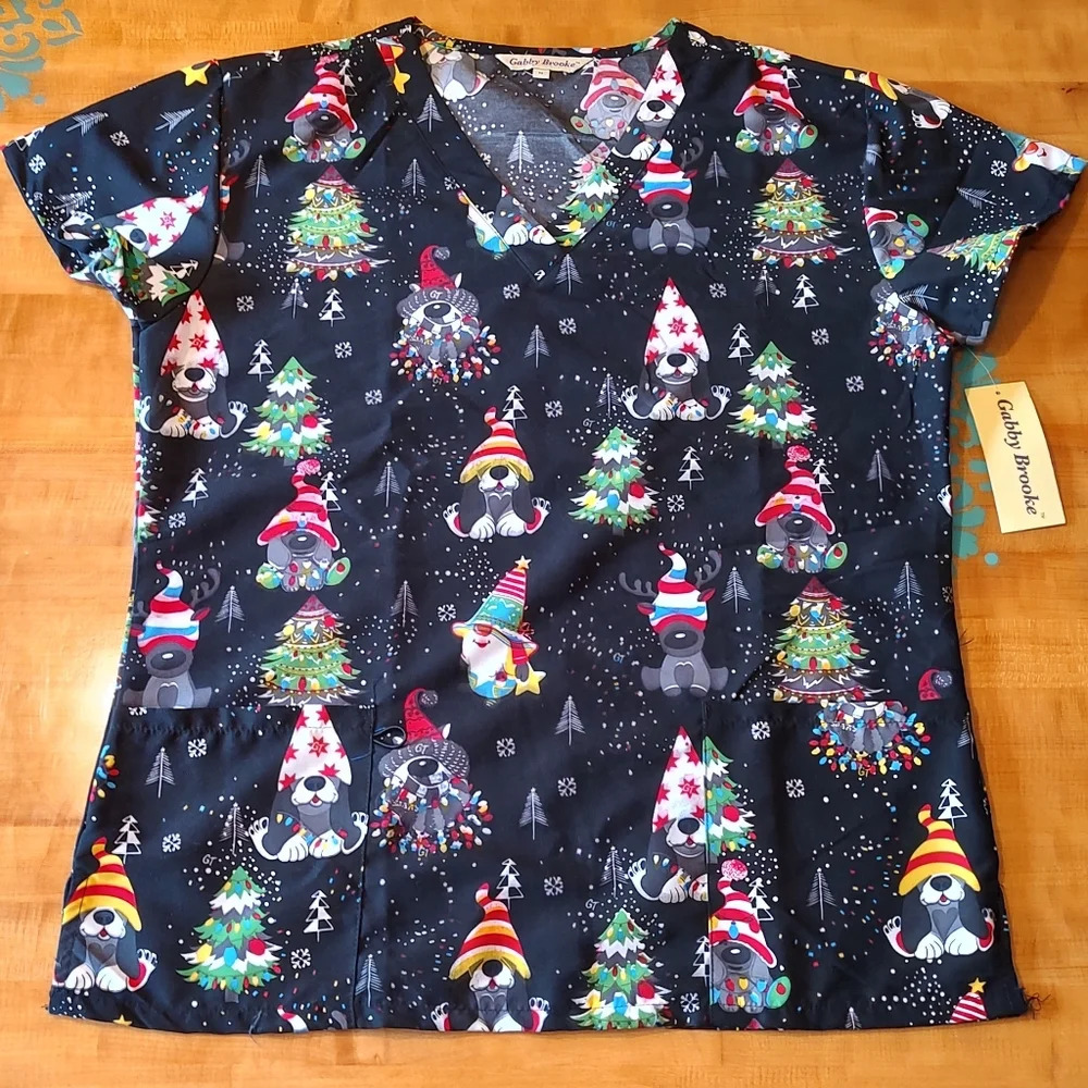 Women's Size Medium Scrub Top Gabby Brooke Gnome Dogs NWT